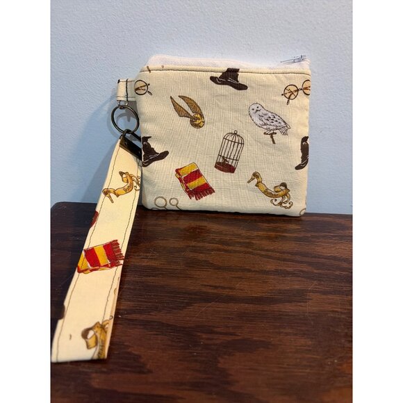 Harry Potter-Inspired Beige Wristlet Pouch Strap & Zipper Closure by Belka Ind - Picture 4 of 7